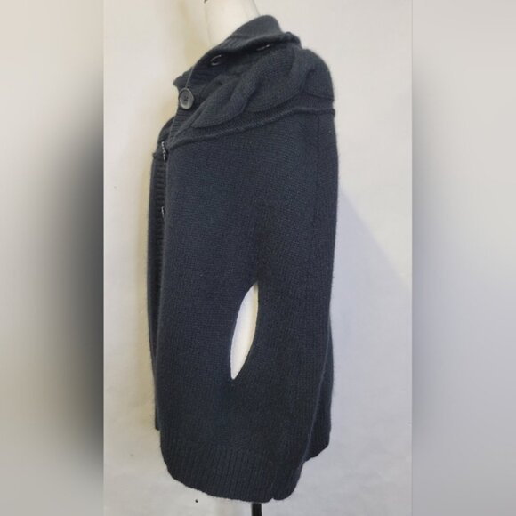 Club Monaco Knit sweater wool/Angora/cashmere blend buttoned sweater/ Cape - Picture 2 of 6